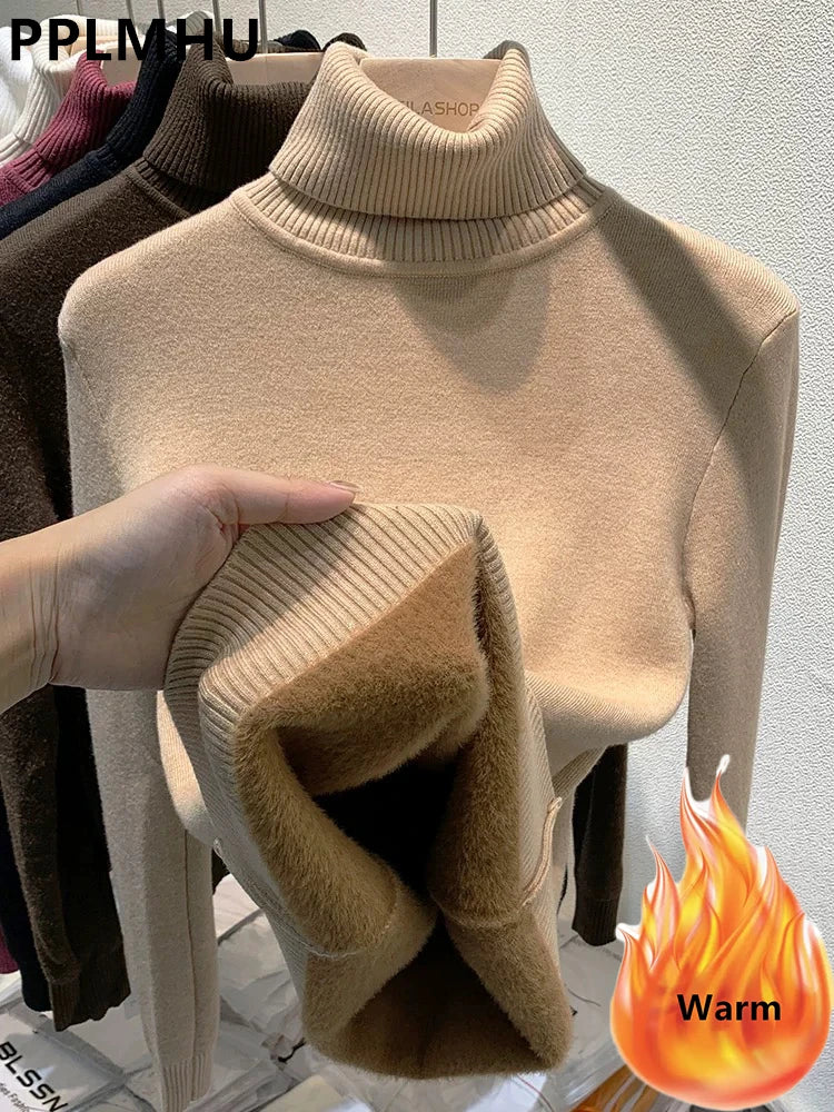 Stay stylish and warm this winter with this new turtleneck sweater lined with thick velvet, perfect for facing the cold with style.