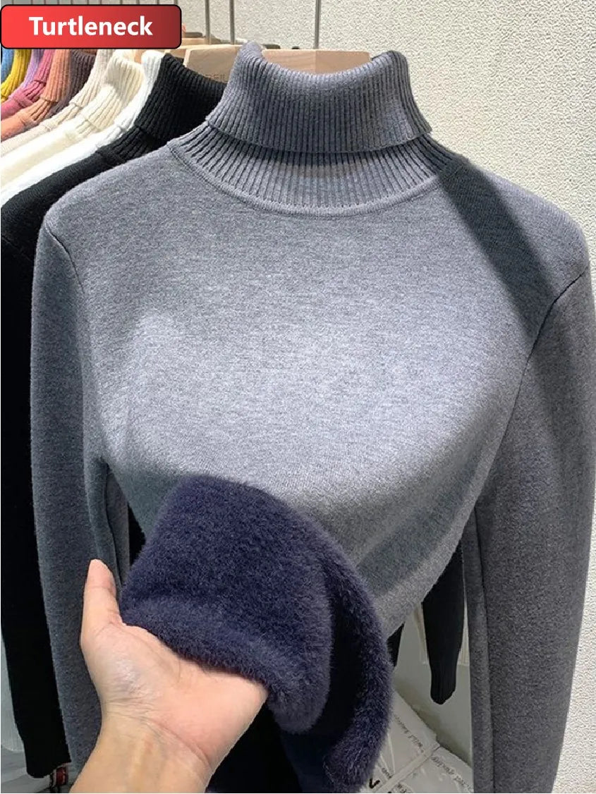 Stay stylish and warm this winter with this new turtleneck sweater lined with thick velvet, perfect for facing the cold with style.